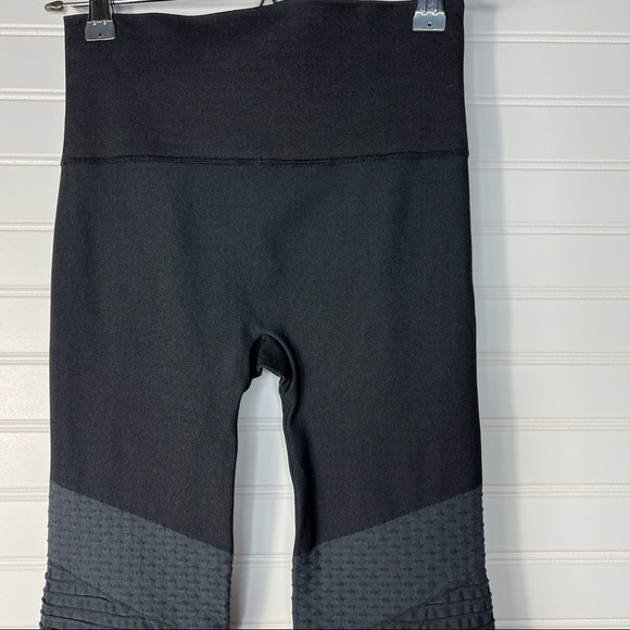 SPANX Look at Me Now Seamless Moto Leggings INDIGO SKY Size Small - Picture 6 of 10